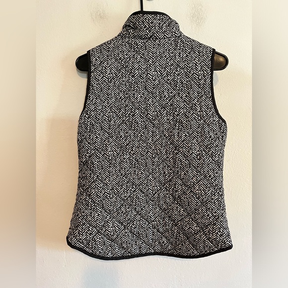 3/$20 Cambridge Dry Goods Black/White Puffer Vest Small - Picture 10 of 10